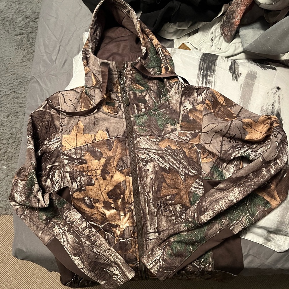 Under Armour Womens Camo Jacket. Size Small.